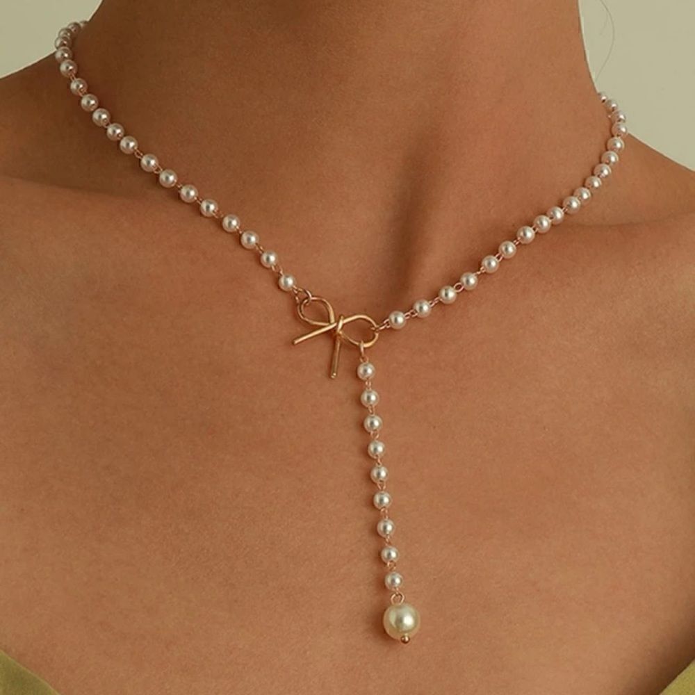 Pearl drop necklace  A175